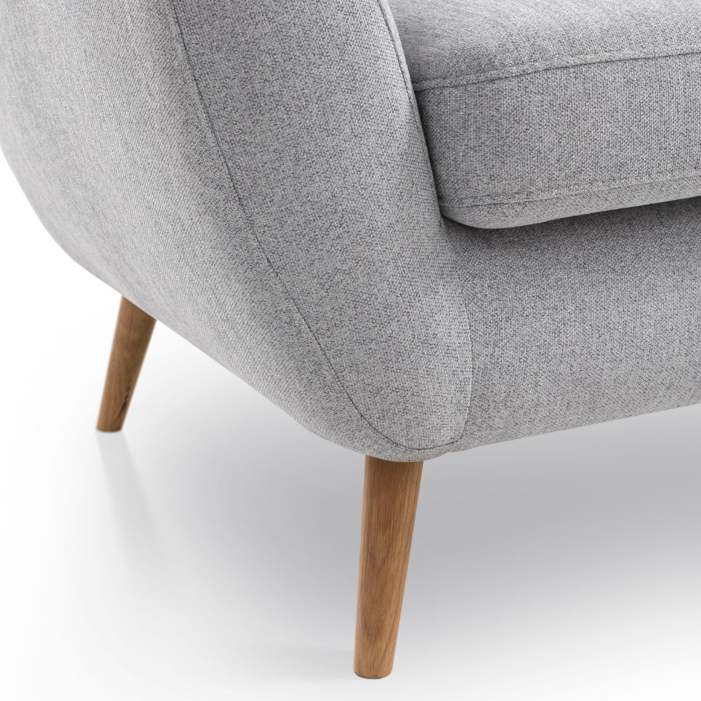 Sofa LAHTI uszak 2 osobowa pikowana na drewnianych nóżkach