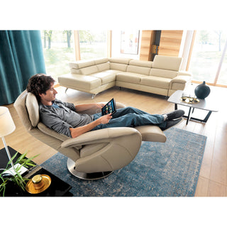 Nowoczesny fotel FRIDA z funkcją relaksu manualny